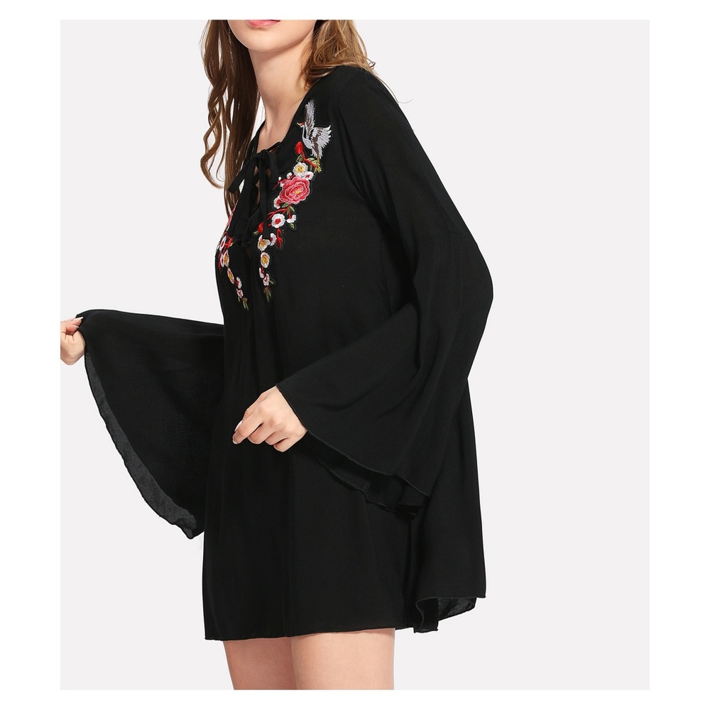 Black Lace Up Long Sleeve Embroidered Shif… - Picture 3 of 6